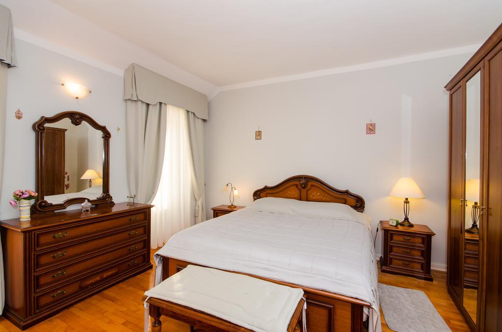 Apartment Noemi Rovinj Luaran gambar